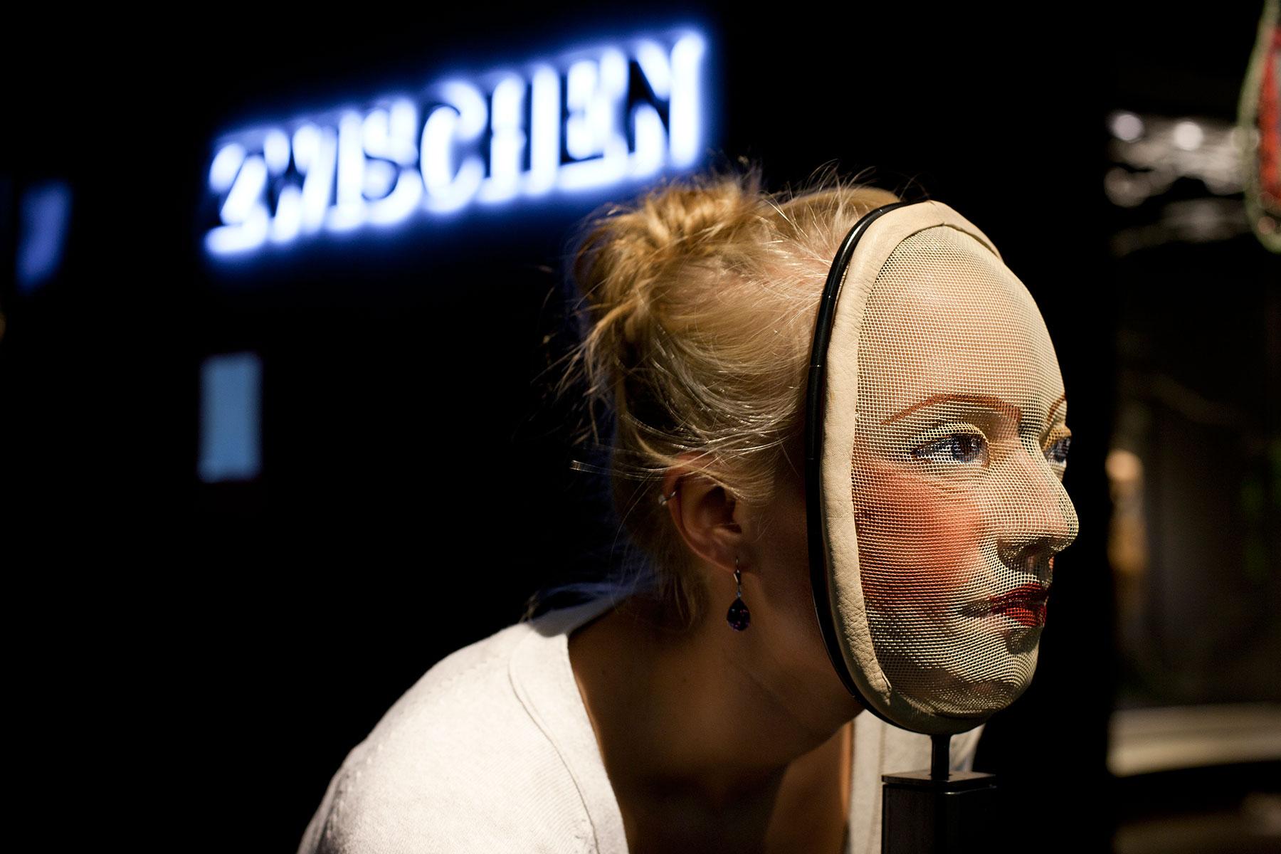 ZwischenWelten: Rituale – Maske