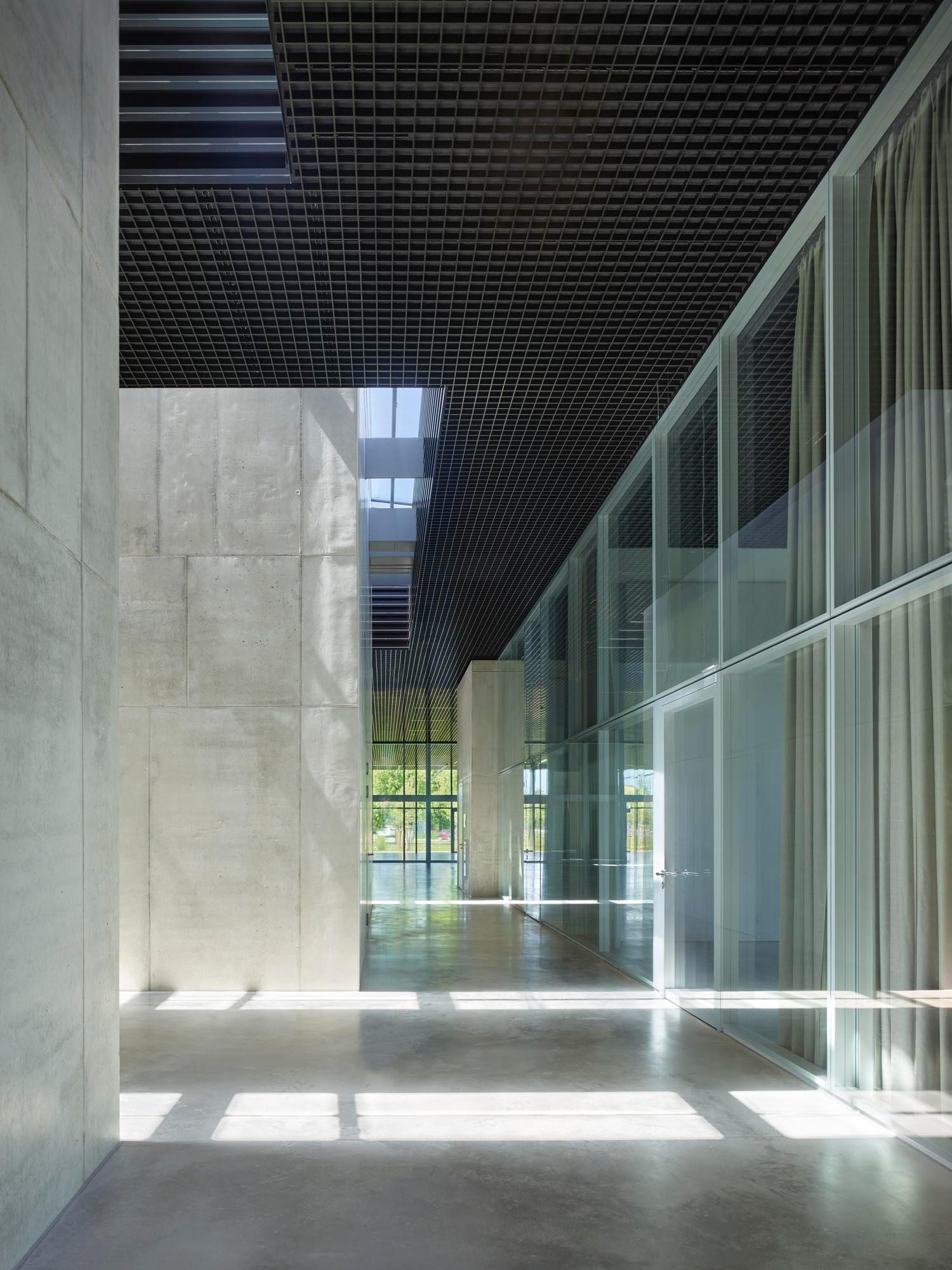 Geberit Campus – Tiefe mit Lichtspiel