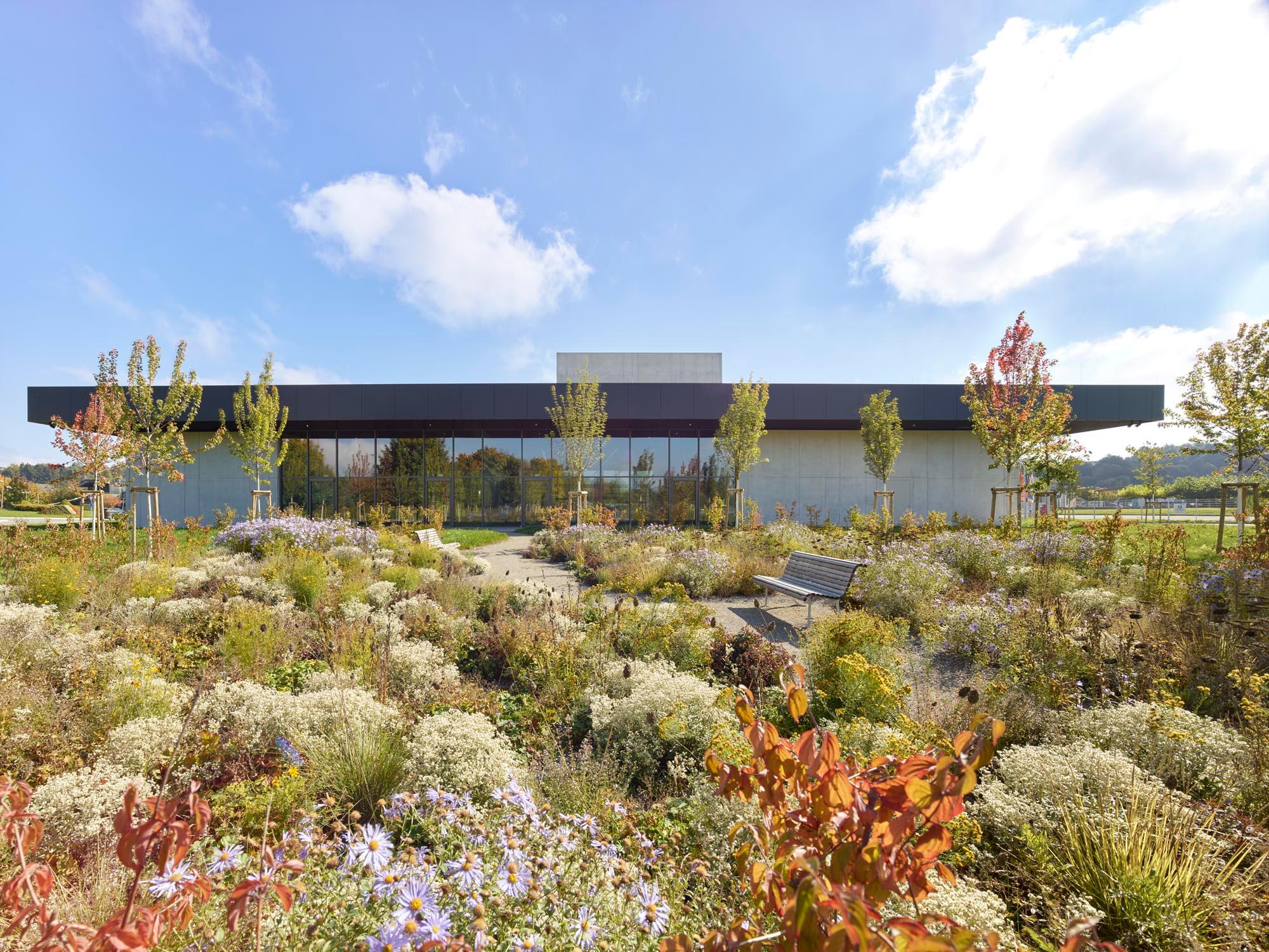 Geberit Campus - Begrünung Außen