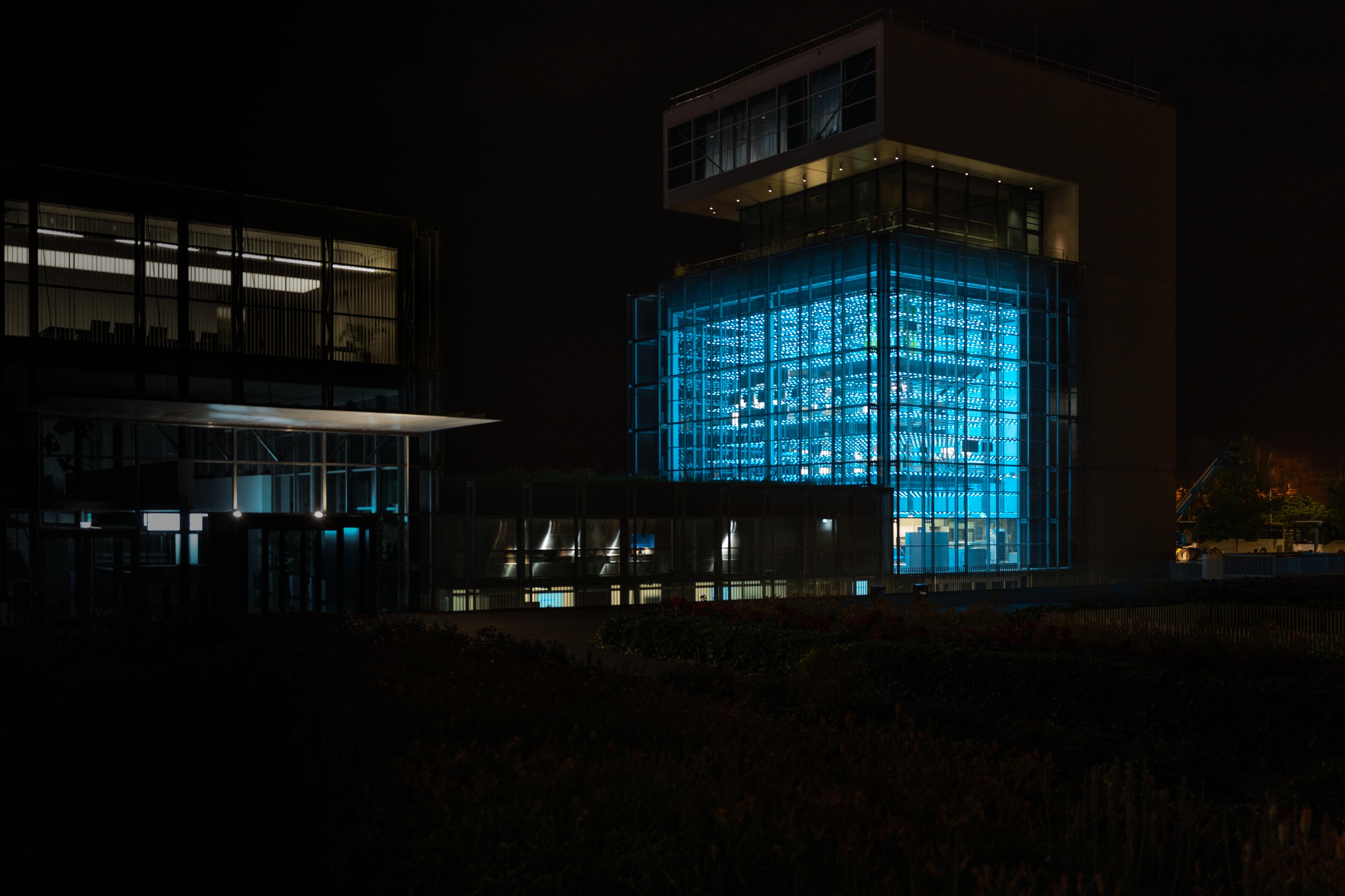 Voestalpine stahlwelt grid view from outside