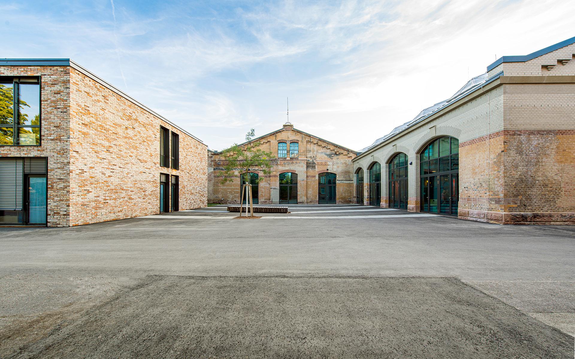 Wagenhallen Stuttgart. Neuer Platz für Tanzschule und Kunstverein