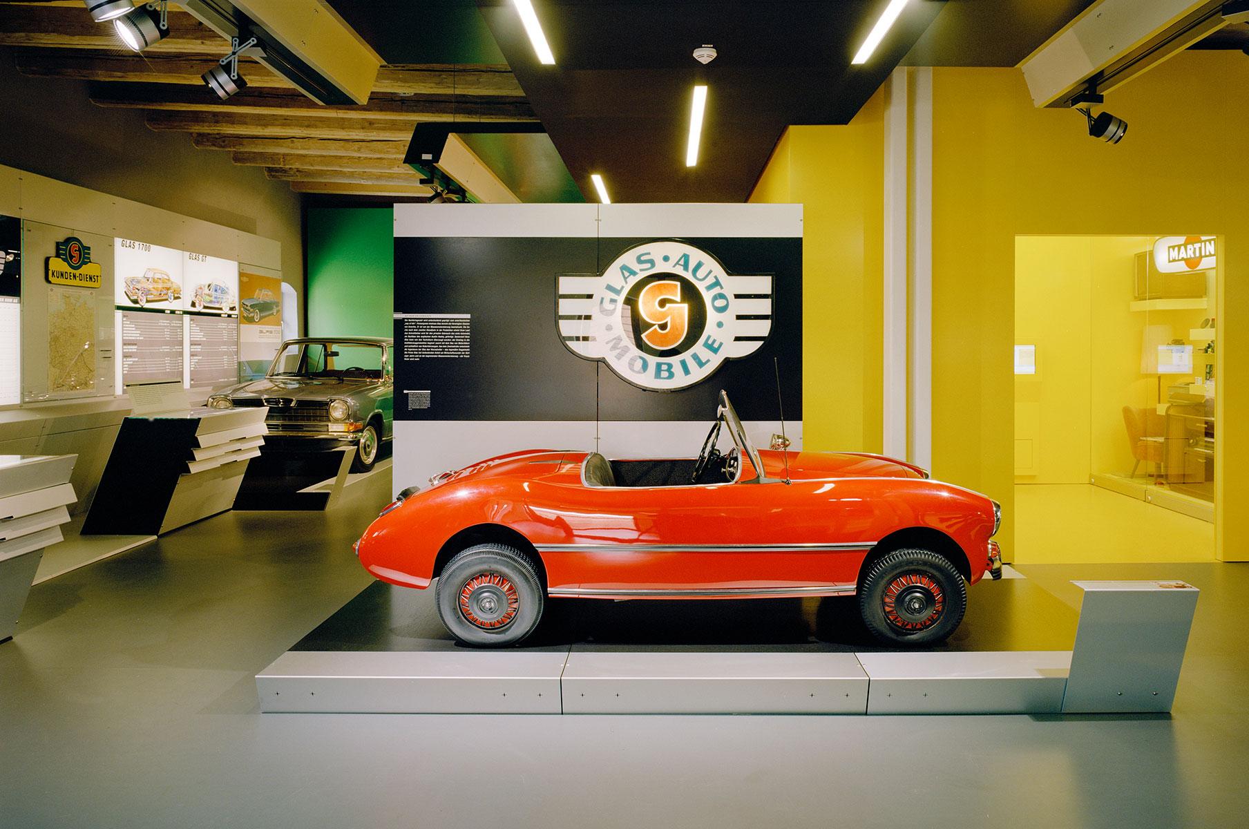Ebene 2: Glas Automobil
