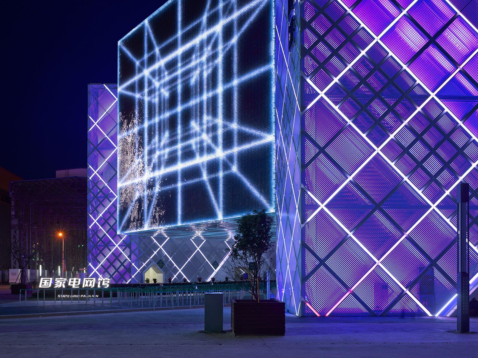 State Grid Pavillon – Außenansicht Nacht – Detail