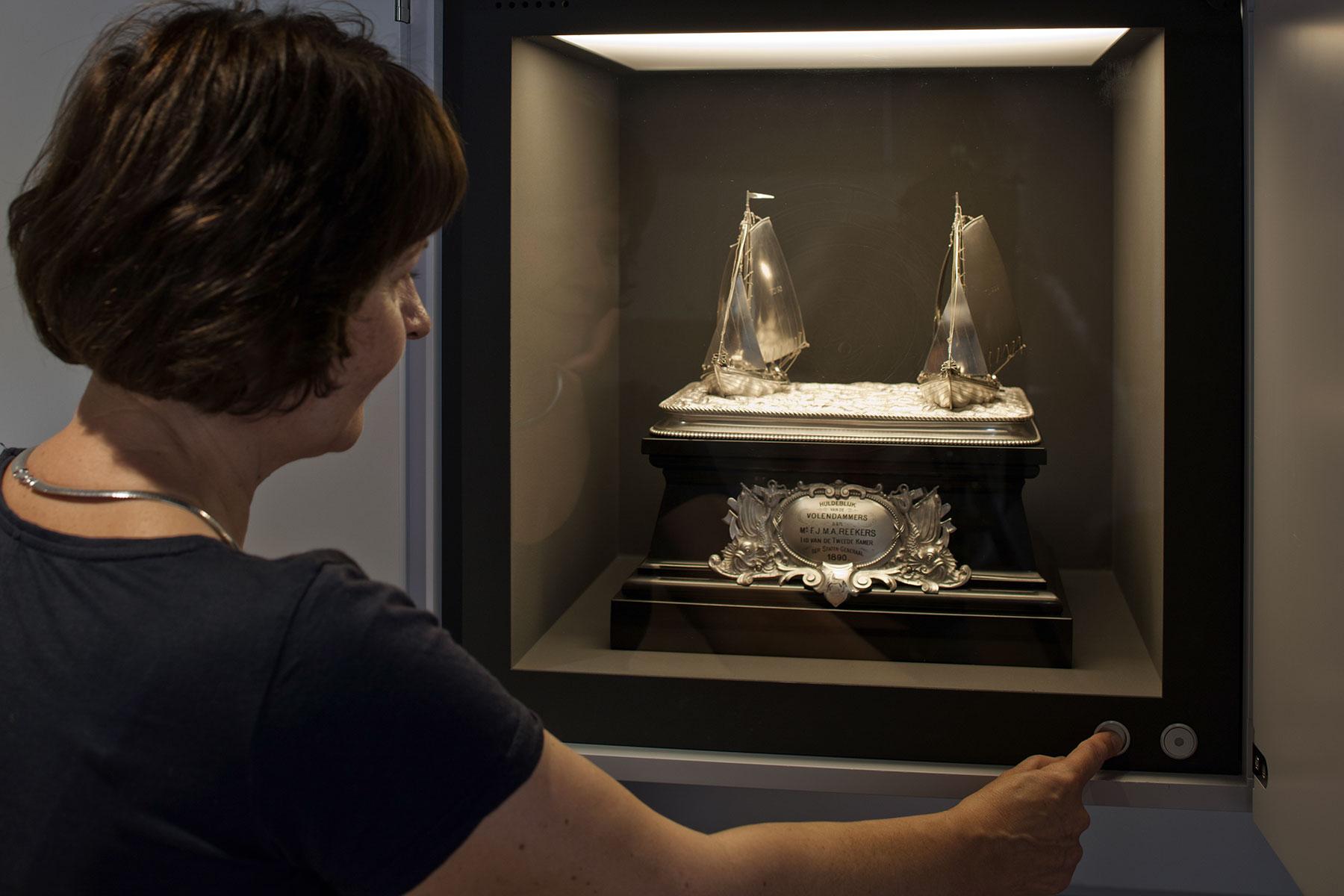 Glas, Silber und Porzellan