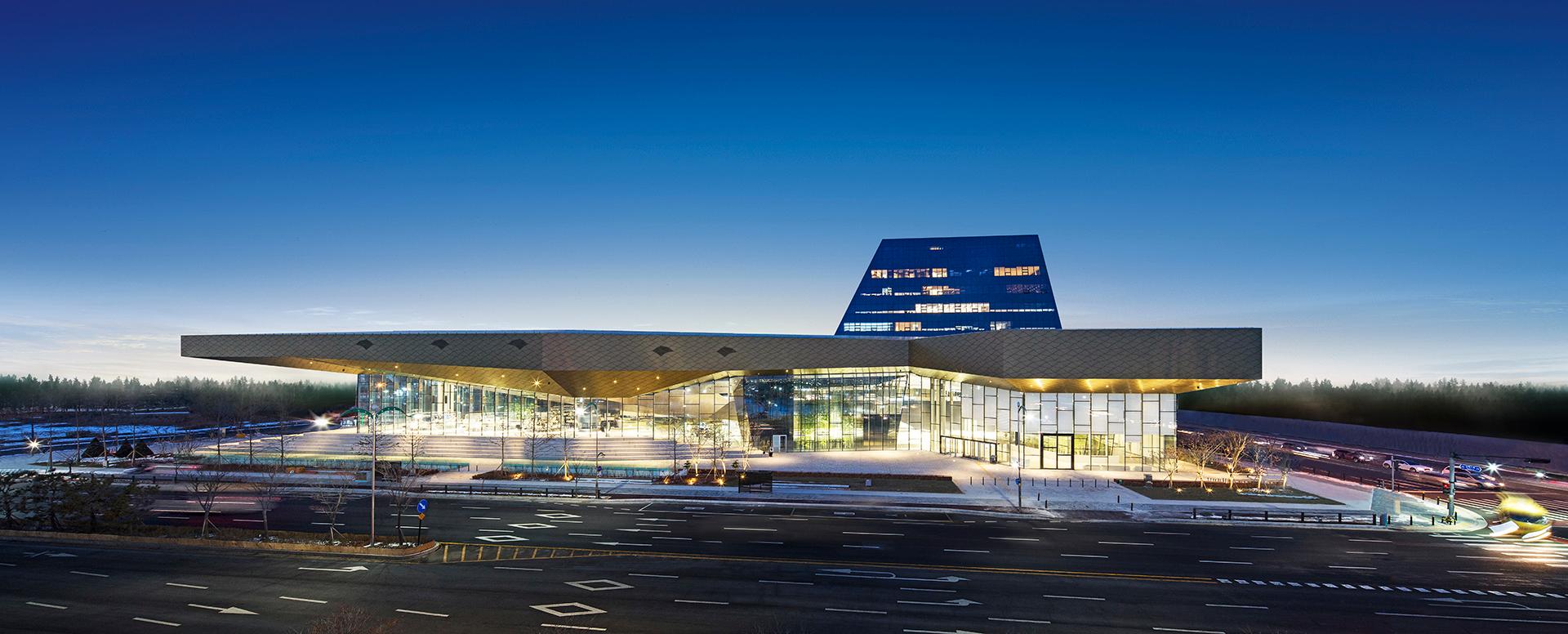 Hyundai Motorstudio Goyang. Architektur: Delugan Meissl.