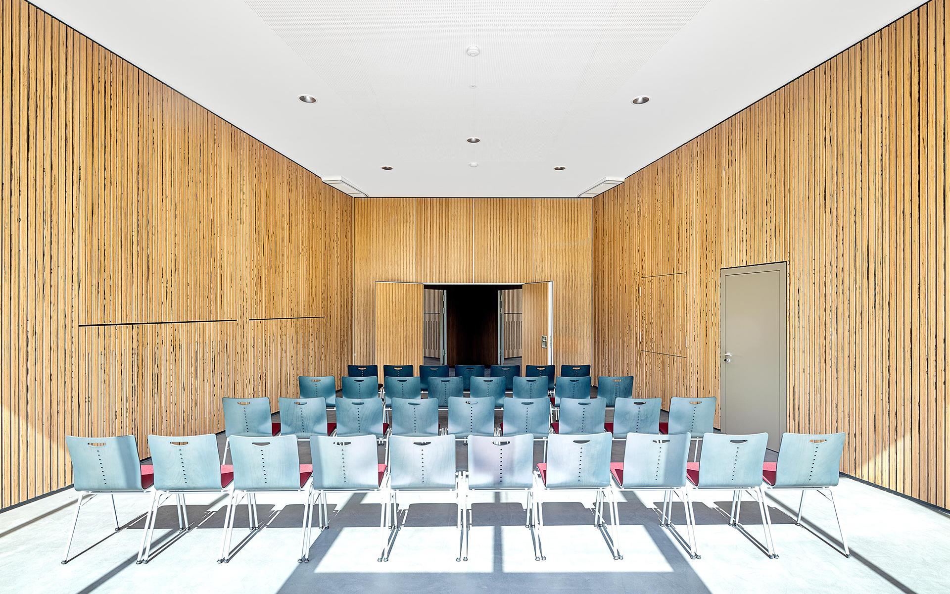 Pfarrzentrum Hippolytushaus Troisdorf. Flexibel bespielbares Erdgeschoss